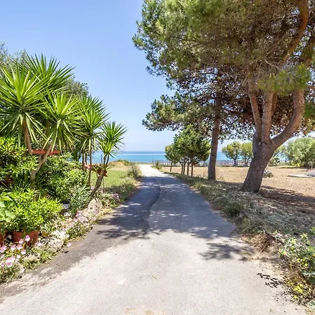 Casa Di Mare - And On The Vasilikí